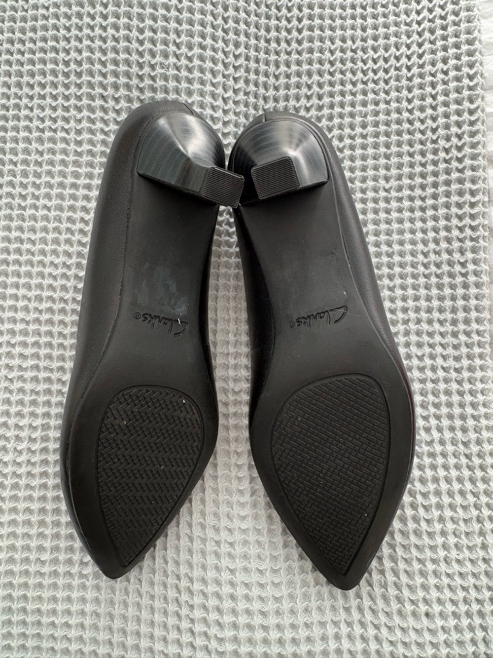 Clarks Kepley Vine Black Pointed Toe Mid Heel Pumps Size 9.5 NWOB - Picture 5 of 5